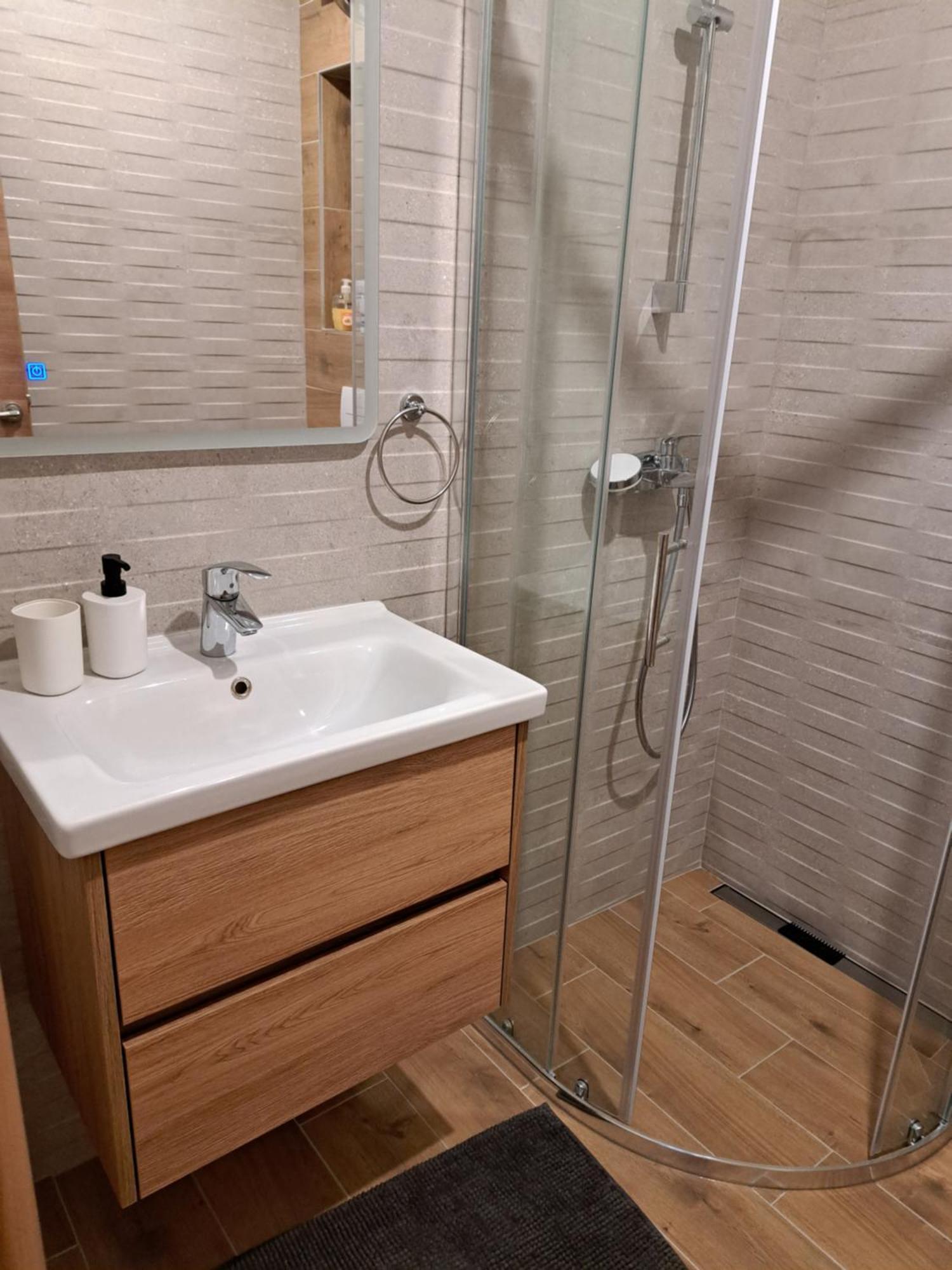 Apartment & Room Ladisic オラサック 部屋 写真