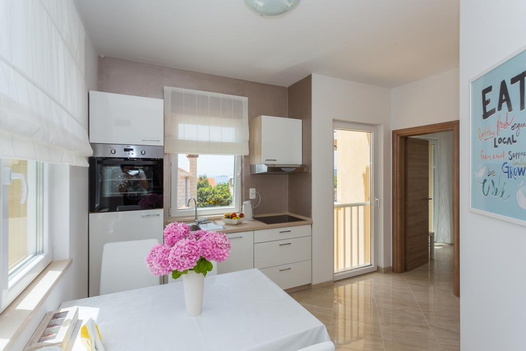 Apartment & Room Ladisic オラサック エクステリア 写真