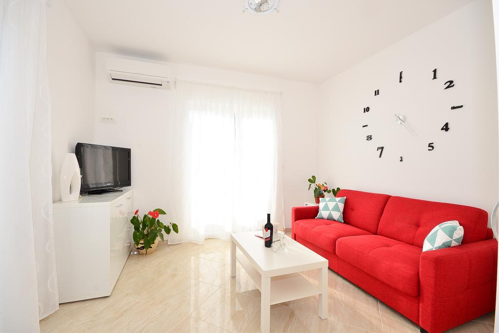 Apartment & Room Ladisic オラサック エクステリア 写真