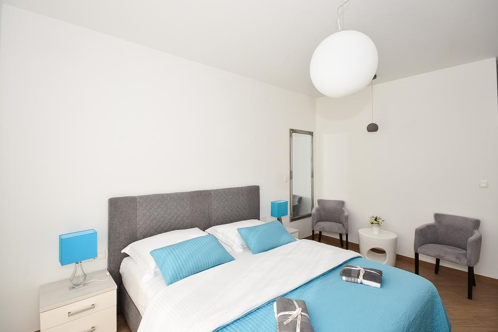 Apartment & Room Ladisic オラサック エクステリア 写真