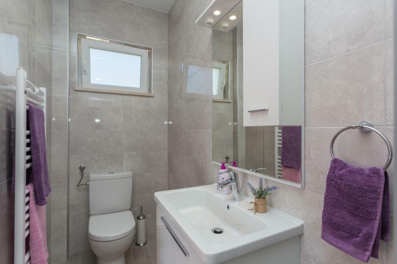 Apartment & Room Ladisic オラサック エクステリア 写真