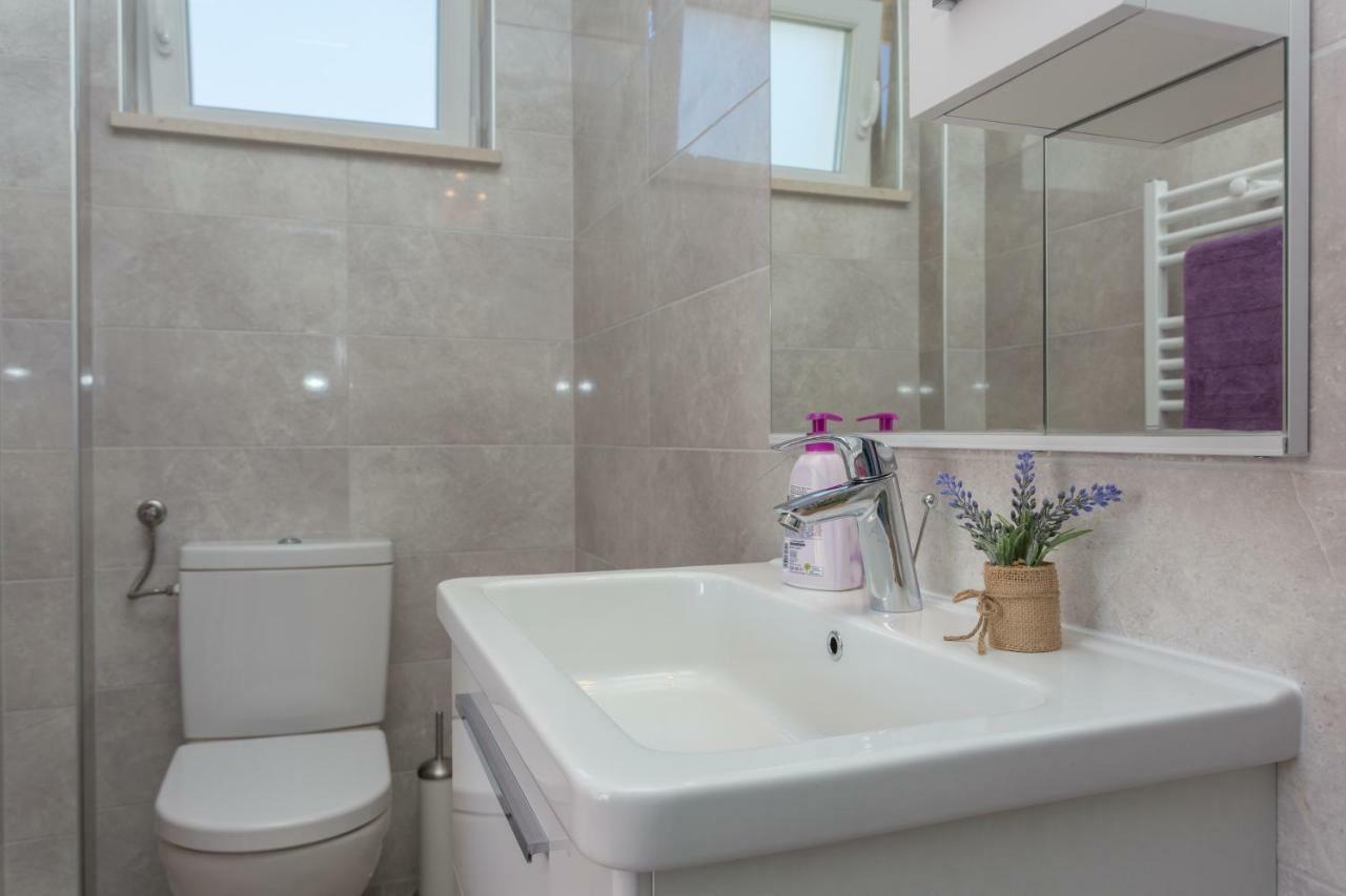 Apartment & Room Ladisic オラサック エクステリア 写真